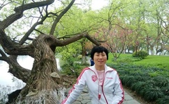 在停车场做不可描述的事情